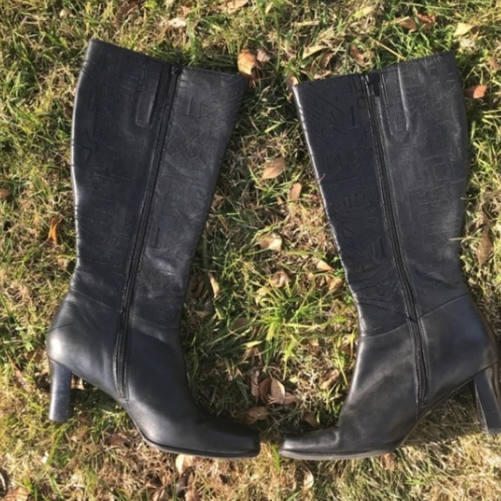 CHICO'S Black leather boots
